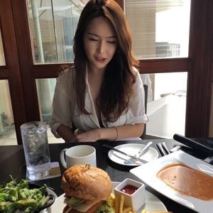 Meet your Posher, Julia